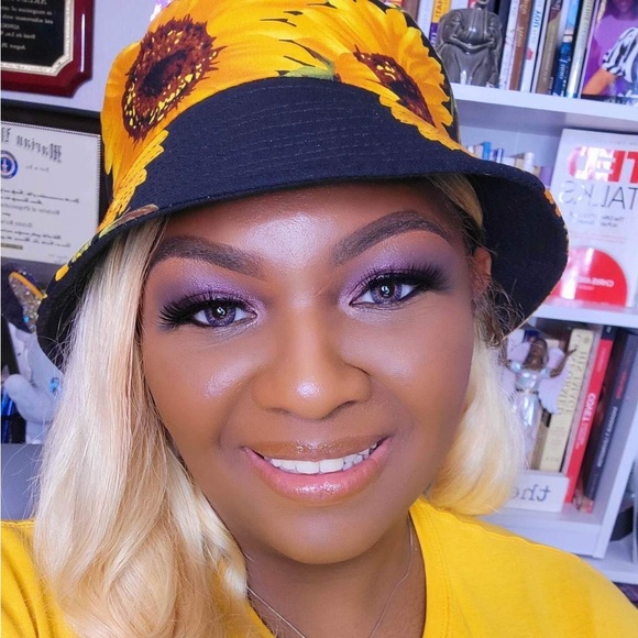 Meet your Posher, Arletta - Picture 1 of 1